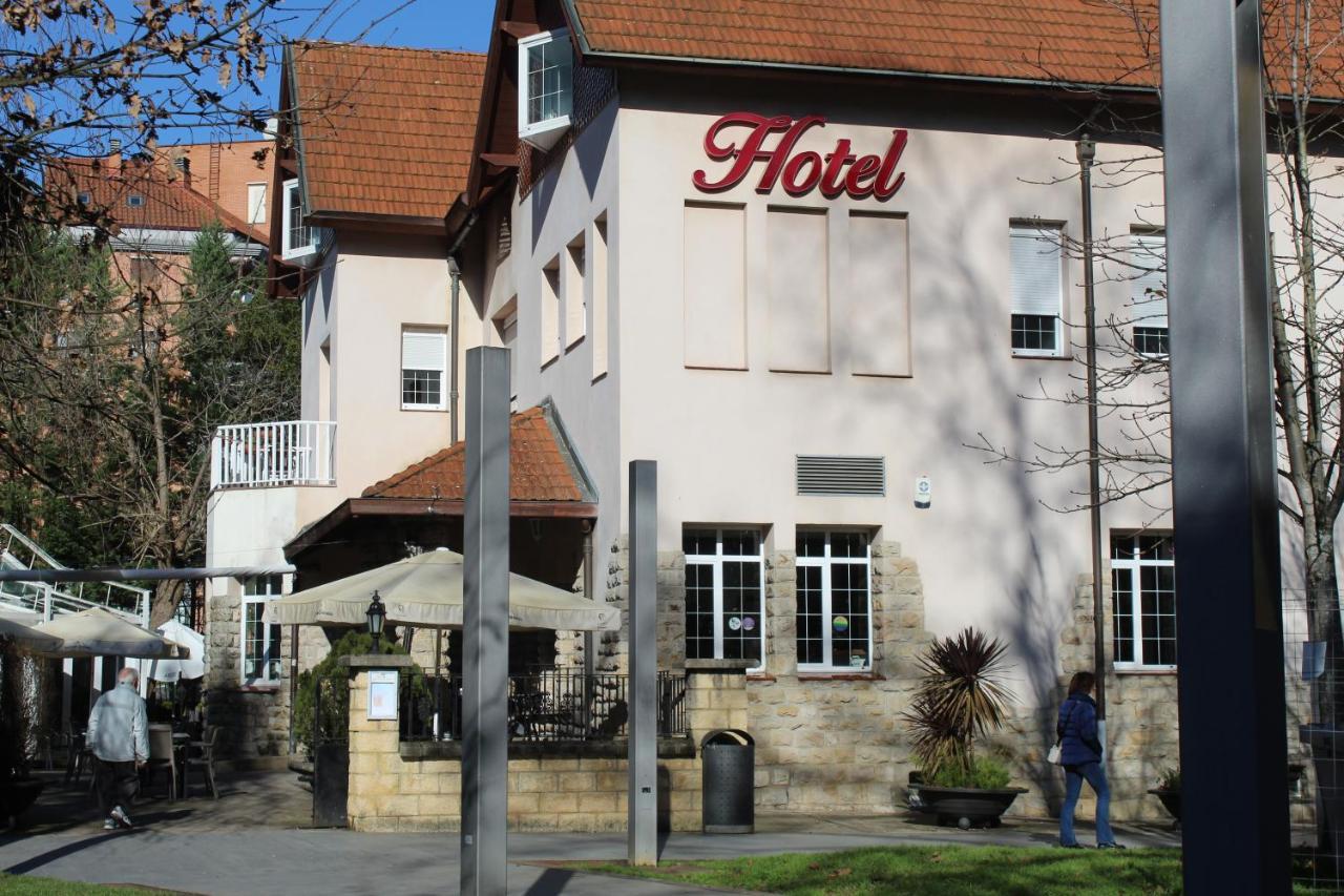 Hotel Harrison Etxea Amorebieta-Etxano Exteriör bild